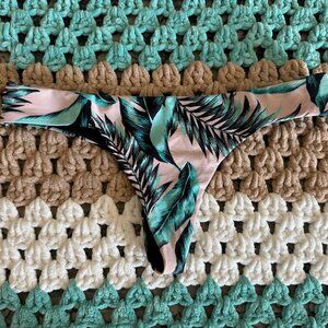 NEW Pink Green Leaf Cheeky Thong Swim Bikini Bottoms sz Medium